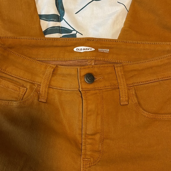 Old Navy Rockstar Jeans - Picture 3 of 4